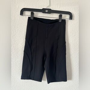 Lululemon Ribbed High-Rise Yoga Short 8" Sz 2